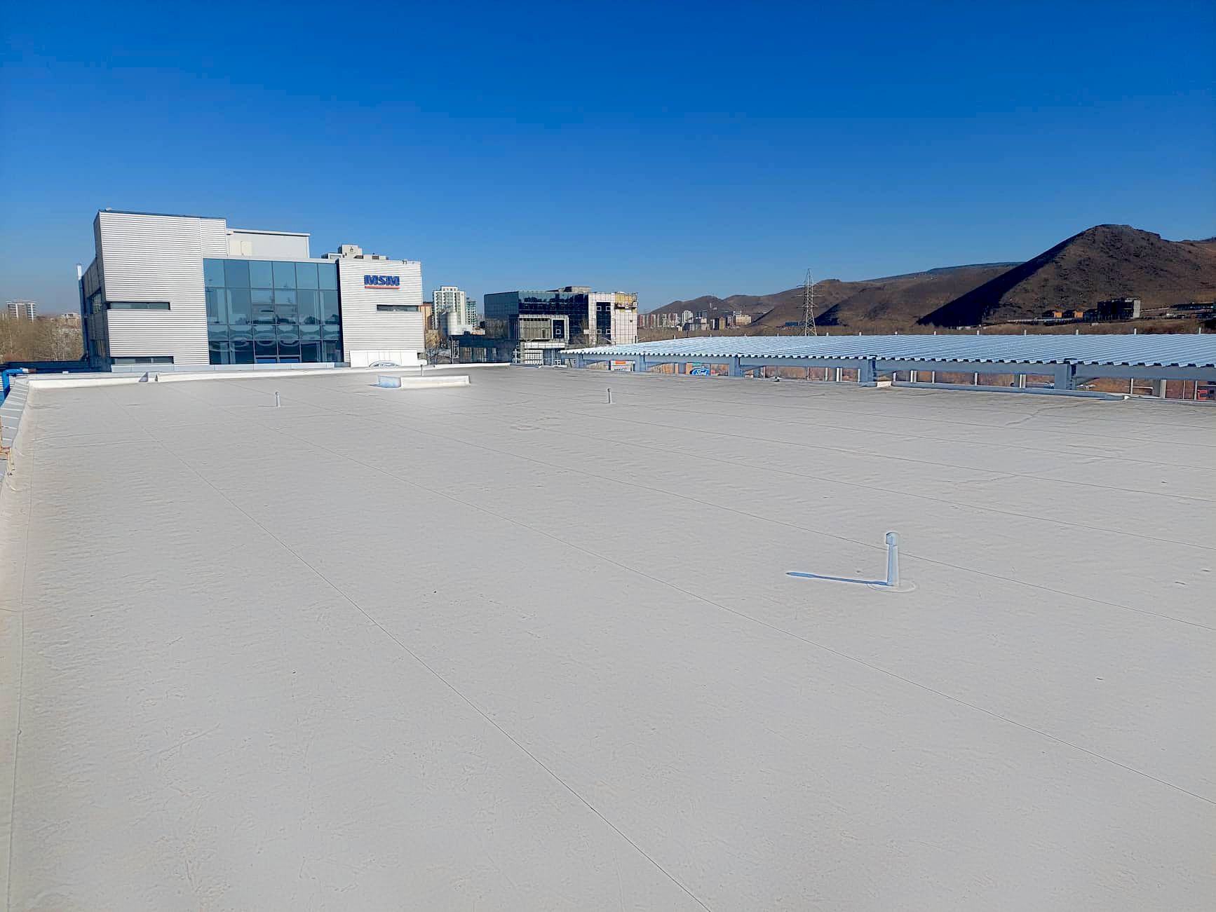 1668674989682589.jpg 福特展厅屋面.jpg